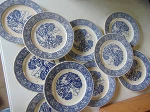 lot 4908 image: Possibly Blue Willow saucers