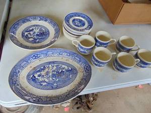lot 4909 image: Possibly Blue Willow saucers