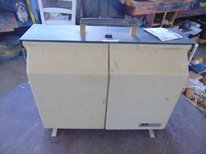 lot 4915 image: RCA portable record player