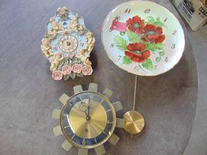 lot 4928 image: 3 Vintage Clocks