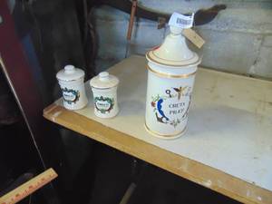 lot 4932 image: 3 Piece Apothecary Set