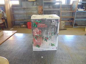 lot 4935 image: 12 Piece Anchor Hocking Xmas Glass set in Box