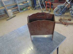 lot 4952 image: Wooden Magazine Holder