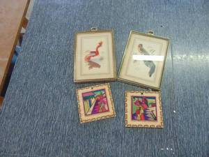 lot 4972 image: Pair of Small Feathered Decor Pieces