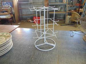 lot 4973 image: Small Wire Display rack - rotating