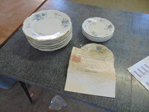 lot 4977 image: Louise Pattern BavarianGermany Marked China Plates - Blue Rose