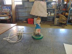 lot 4978 image: Chalkware Lamp -