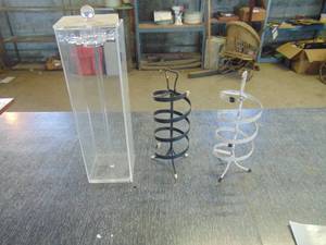 lot 4980 image: 3 Jewelery Display Racks    Earrings and Necklaces 