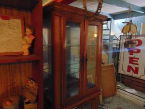 lot 4992 image: Display Case - Matches Lot 4991