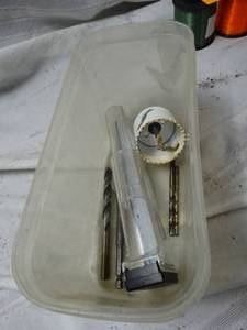 lot 25239 image: Misc set of drill bits for drilling holes