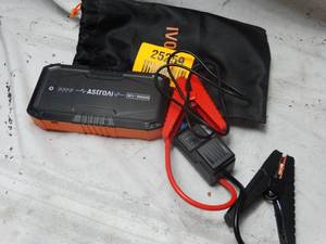 lot 25259 image: ASTROAI s8 portable car jumpstarter designed for 12v batteries