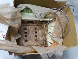 lot 25262 image: Light switch and outlet covers Lot