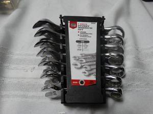 lot 25198 image: 7 Piece Stubby Wrench Set