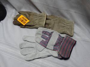 lot 25206 image: Safety gloves