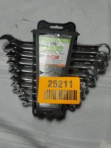 lot 25211 image: 9-Piece SAE Combination wrench set by Pittsburg