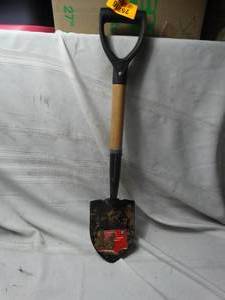 lot 25216 image: Craftsman small shovel