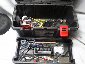 lot 25219 image: Tool box full of tools