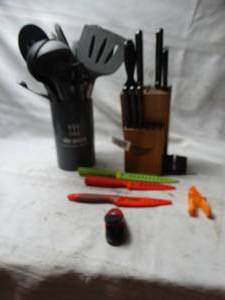 lot 27898 image: Mason knives and Block Misc Knives and Kitchenware