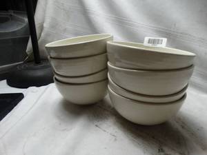 lot 27903 image: POTTERY BARN BOWLS