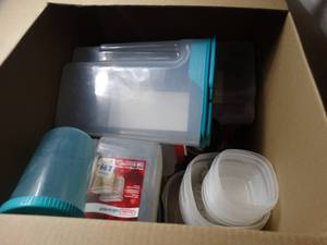 lot 27910 image: Lot of Plastic Kitchenware Storage containers and more