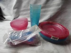 lot 27922 image: Lot Of MermaidBeach Themed Kitchenware