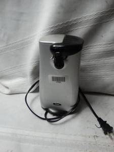 lot 27924 image: Oster Electric Can Opener