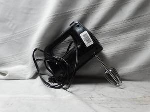 lot 27925 image: Black Hand Mixer