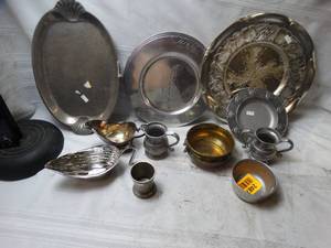 lot 27867 image: Lot of Thick metal Medieval themed kitchenware Decor
