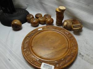 lot 27868 image: Wooden home decor and wooden decor plate