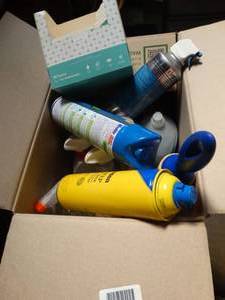 lot 27882 image: BIG Lot of Misc Cleaning Supplies