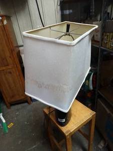 lot 27888 image: Large Lamp