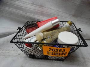 lot 26263 image: Lot of Misc bathroom beauty supplies