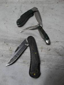 lot 26206 image: Lot of two pocket knives
