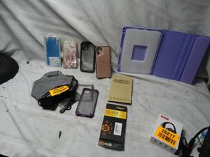 lot 26216 image: Lot of misc phone cases, and screen protectors