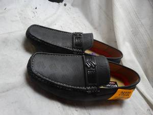 lot 26232 image: Rocawear classic fit slip on formal shoes