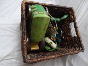 lot 27977 image: John DEER collectors items puzzles stickers signs shakers and more
