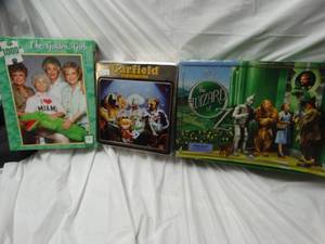 lot 27997 image: Lot of collectors puzzles, wizard of oz, golden girls, Garfield