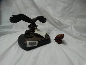 lot 27945 image: Black metal American Bald Eagle statue small