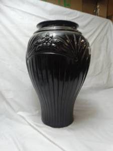 lot 27950 image: Tall black vase for decoration or plants