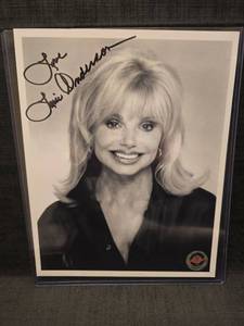 lot 50975 image: Loni Anderson Signed 8x10 Black & White Photo with COA