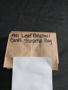 lot 60333 image: 1991 Leaf Baseball Cards Surprise Bag