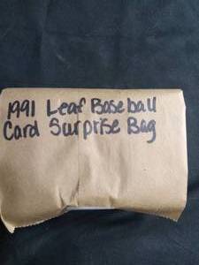 lot 60334 image: Leaf Baseball Card Surprise Bag