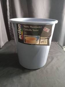 lot 60349 image: Action Vanity Wastebasket 7 Quart 6.6 Litre