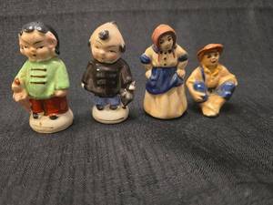 lot 50157 image: Set of 4 Small Ceramic Character Figurines Salt and Pepper Shakers