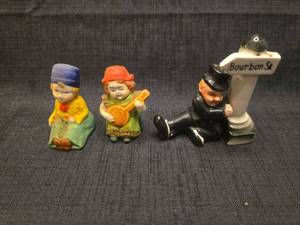 lot 50158 image: Ceramic Novelty Salt and Pepper Shakers Collection