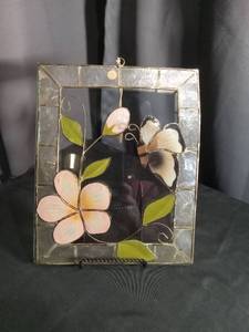 lot 6805 image: Stained Glass Floral Panel Window Hanging with Flowers and Leaves