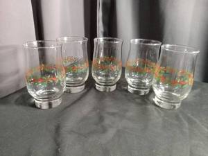 lot 6808 image: Set of 5 Glass Tumblers with Holly and Red Ribbon Design
