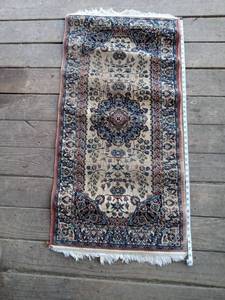 lot 6817 image: Momeni Ankara Collection 4005 Ivory Area Rug 2.00 x 4.00