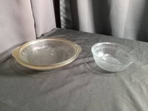 lot 60379 image: Glass pie pan and bowl with Ornate Embossed Design