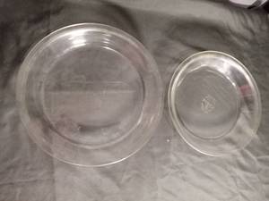 lot 60381 image: Pyrex 2-Piece Glass Pie Pan  Set 10 inch and 6 inch